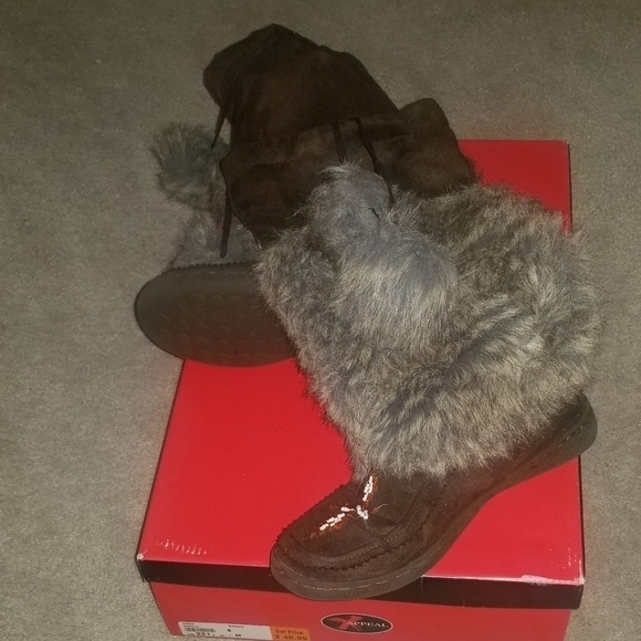 𝅺BOOTS - Picture 1 of 5